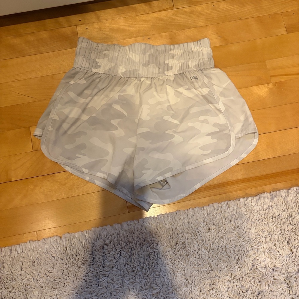 DSG Women's Light Gray Camo Athletic Shorts